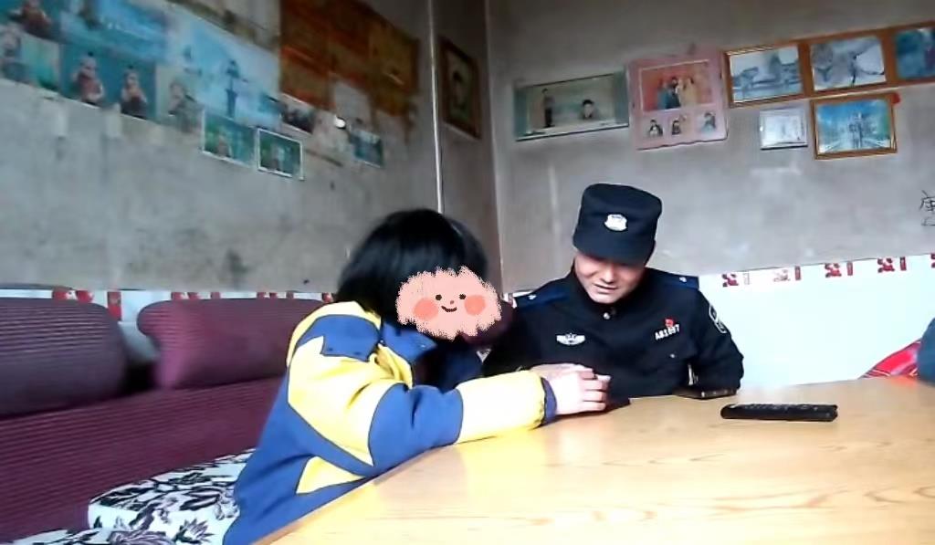 DƬ